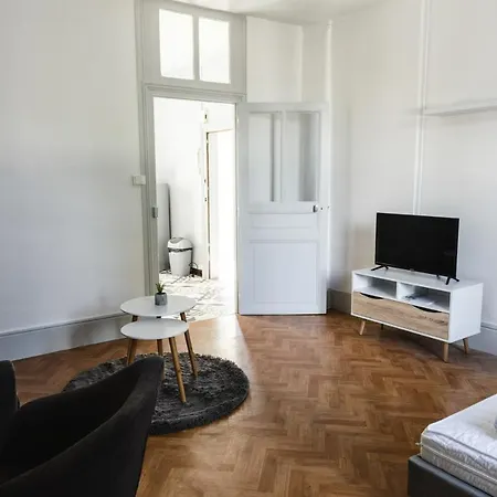 Apartment Superbe Appartement Avec Parking Ferme Gratuit . Montlucon